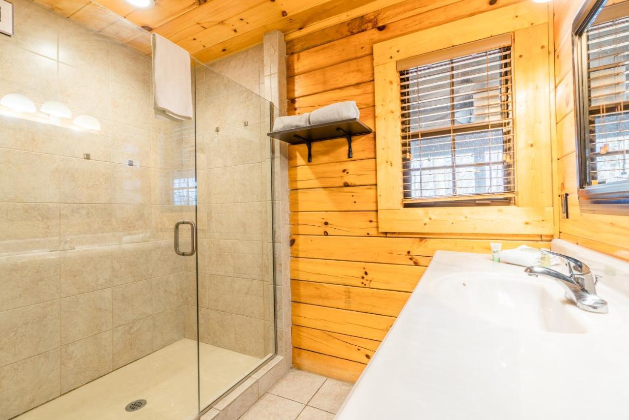 Comfort Cabin Bearway To Heaven W Private Hot Tub 비둘기 포지 외부 사진
