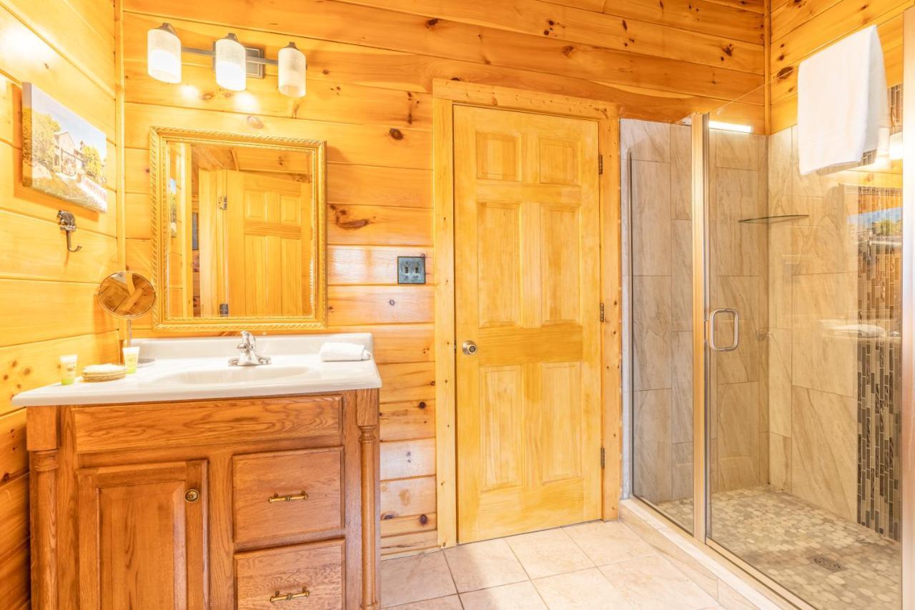 Comfort Cabin Bearway To Heaven W Private Hot Tub 비둘기 포지 외부 사진